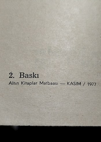 Beden Renk Zengin ve Yoksul, Dizinin kitabı, 1977,