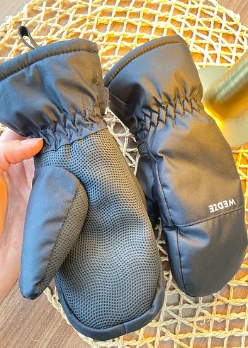 Siyah Erkek Çocuk Eldiveni Velcro - Görsel 2