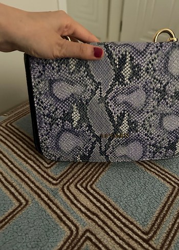  Beden Beymen Orjinal Gri Yılan Desenli Tokalı Kadın Çanta
