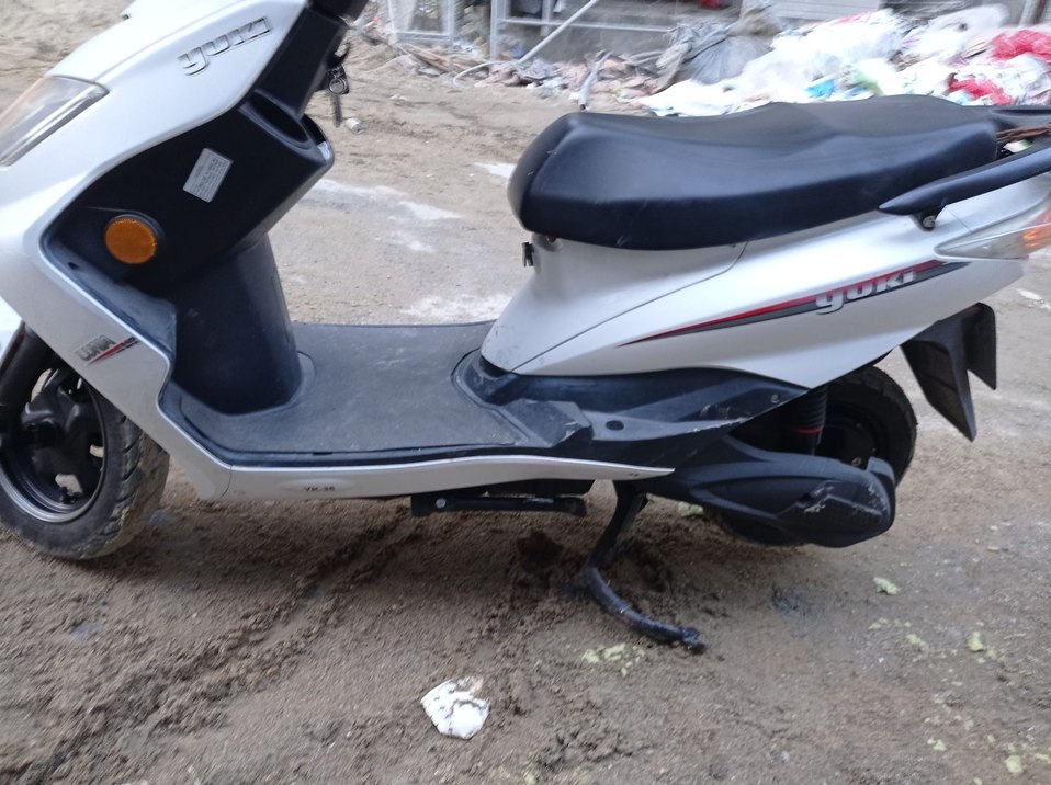 yuki luna  rk 35 elektrik li motor. 125 cc benzinli Le takas - Görsel 3