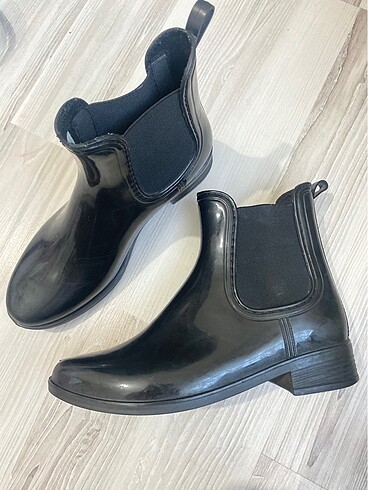 LC Waikiki Siyah bot