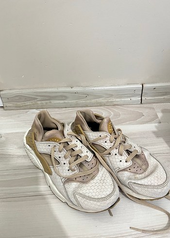 Bej Yılan Desenli Bağcıklı Kadın Spor Ayakkabı - Görsel 2