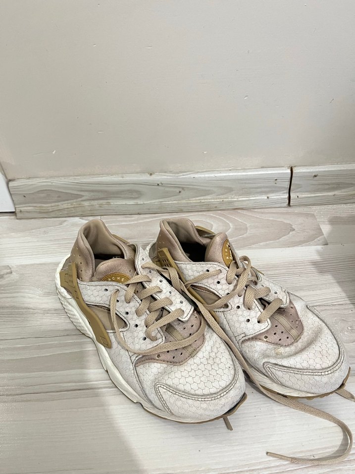 Bej Yılan Desenli Bağcıklı Kadın Spor Ayakkabı - Görsel 2