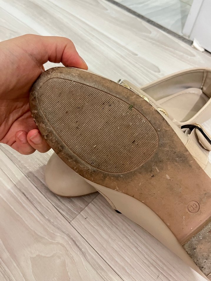 Bej Tokalı Kadın Babetler - Görsel 3