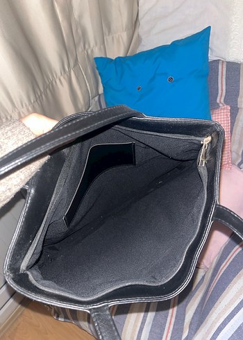 Siyah çanta - Görsel 2