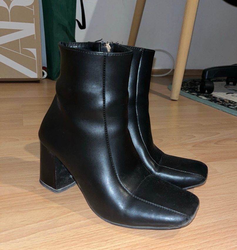Siyah Deri Topuklu Kadın Bot - Görsel 2