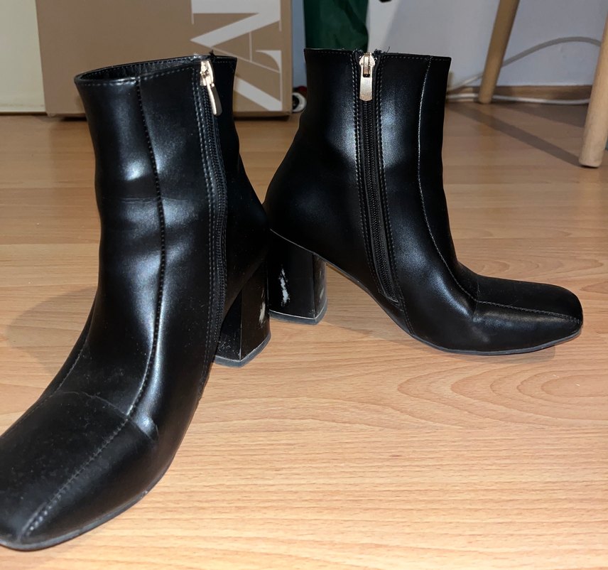 Siyah Deri Topuklu Kadın Bot - Görsel 3
