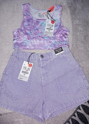 Crop model spor bluz ince kumaş kot şort 