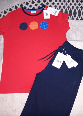 U.S Polo Assn. Erkek Çocuk Kırmızı Baskılı Tişört ve Siyah Eşofman