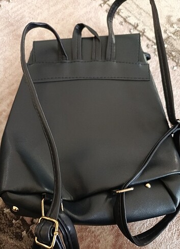 Guess Kullanılmamış yumuşak dokulu lacivert sırt çantası