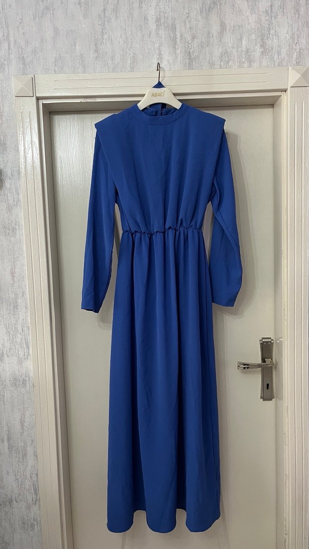 Mavi Kemerli Uzun Kadın Elbise - Görsel 3