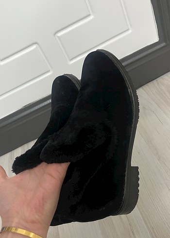 Siyah Kürklü Kadın Günlük Bot - Görsel 6