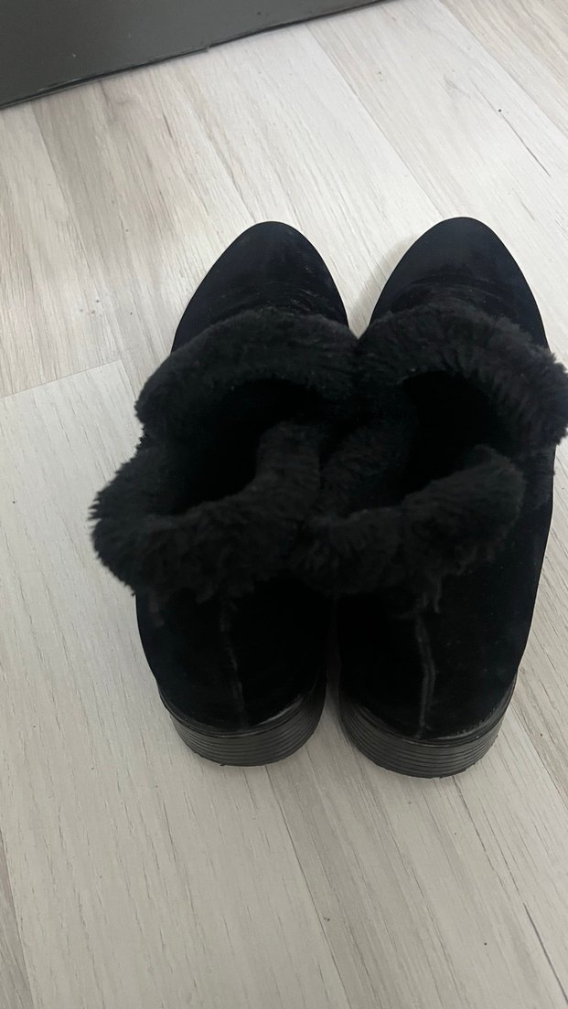 Siyah Kürklü Kadın Günlük Bot - Görsel 5