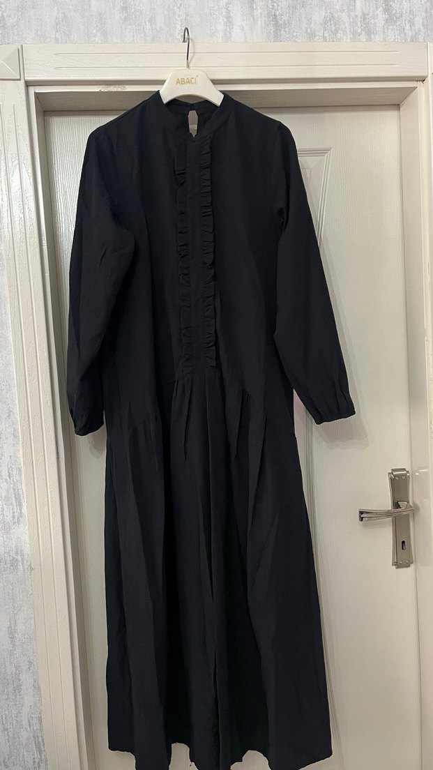 Uzun Siyah Keten Fırfırlı Elbise - Görsel 3