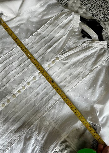 Düğmeli Beyaz Nakışlı Bohem Gömlek - Görsel 4