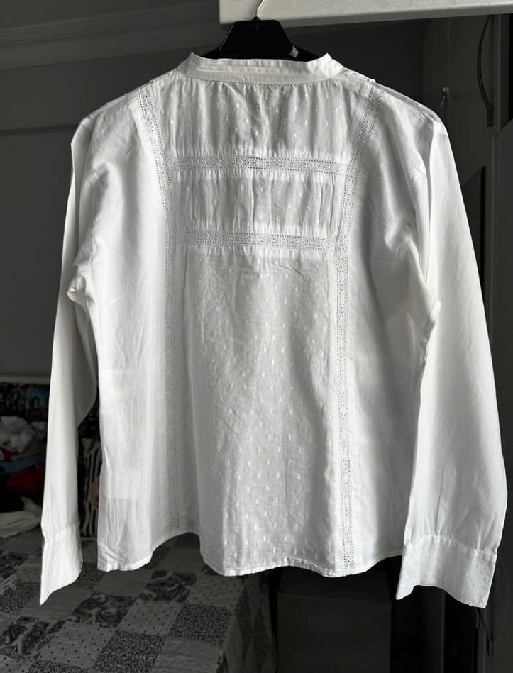 Düğmeli Beyaz Nakışlı Bohem Gömlek - Görsel 2