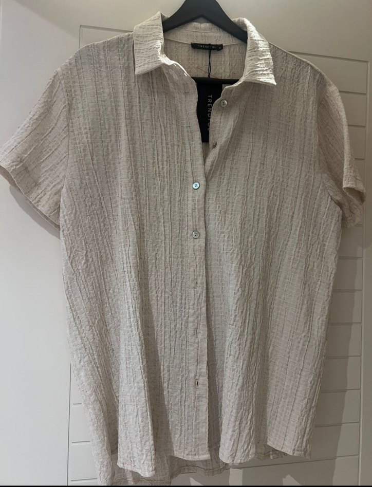 Bej Keten Düğmeli Kısa Kollu Gömlek şort takım - Görsel 3