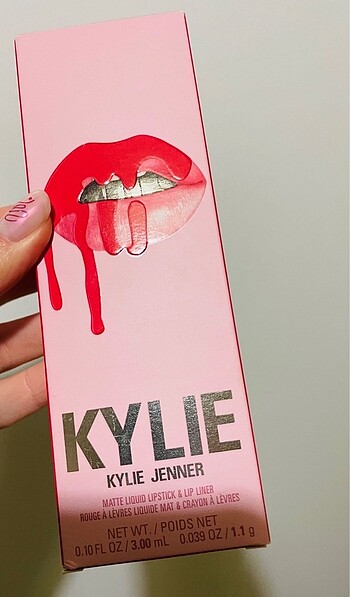 Kylie 704 Sweather Weather Lip Kit