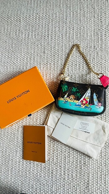 Louis Vuitton Mini Pochette