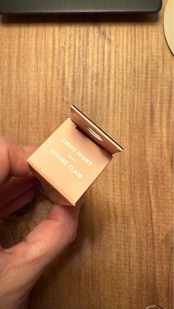 E.L.F Elf Cosmetics Light Ivory Concealer