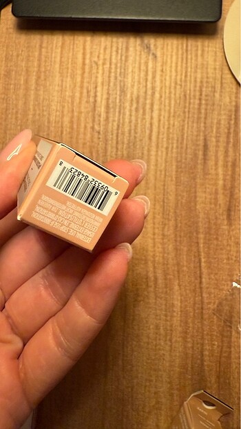 Beden Elf Cosmetics Light Ivory Concealer