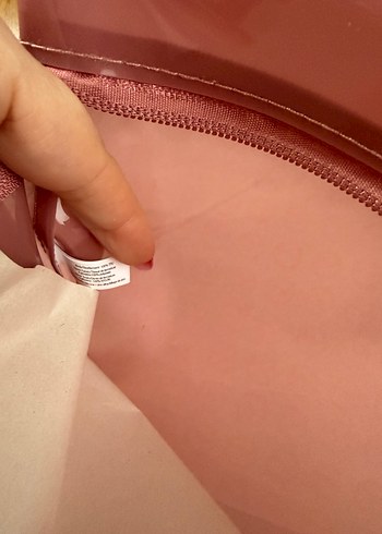 Rare Beauty Makyaj Çantası - Görsel 3