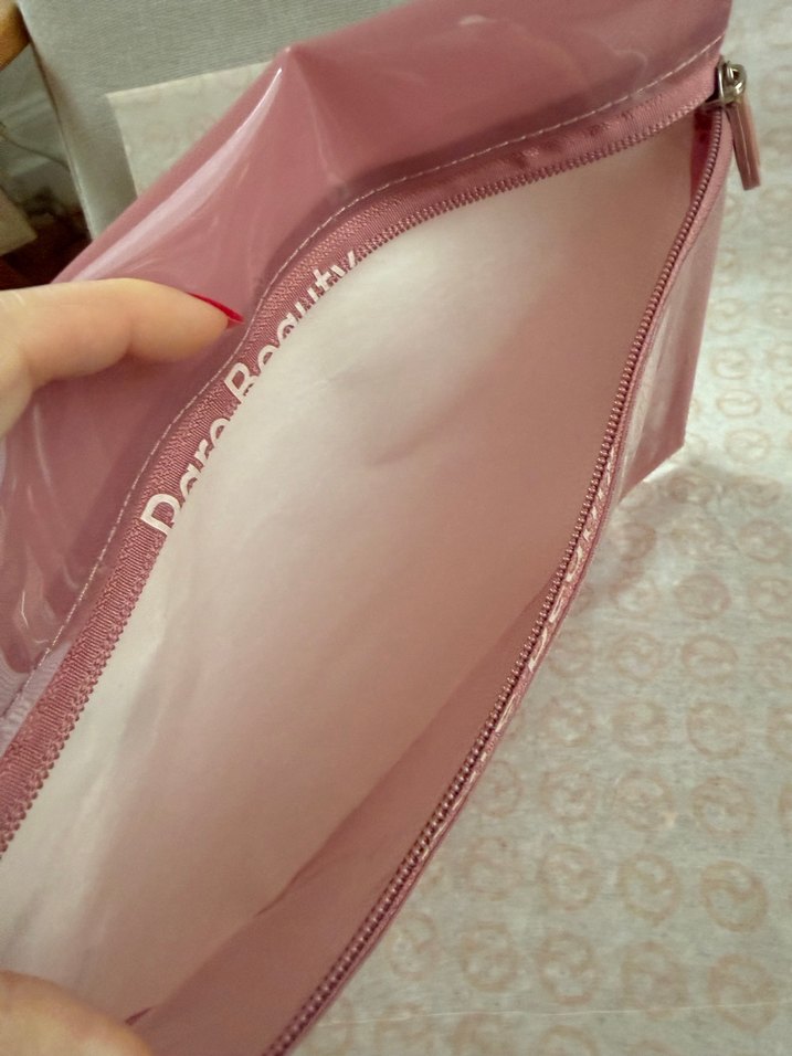 Rare Beauty Makyaj Çantası - Görsel 5