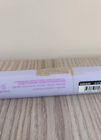 Maybelline Maybelline Surreal Mascara