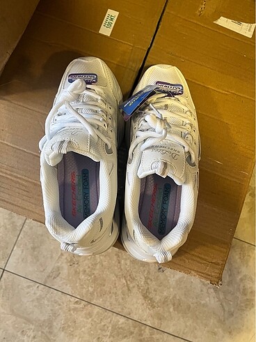 38 Beden beyaz Renk Skechers D'Lites