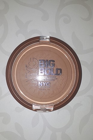 Nyc big bold bronzer 601 Manha Tan 