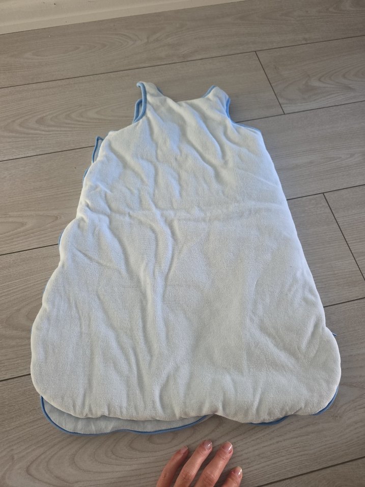 Mavi Nakışlı Bebek Önlüğü - Görsel 2