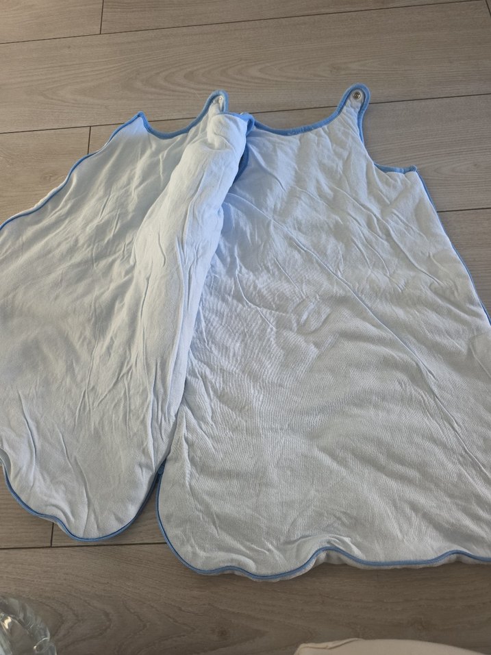 Mavi Nakışlı Bebek Önlüğü - Görsel 4