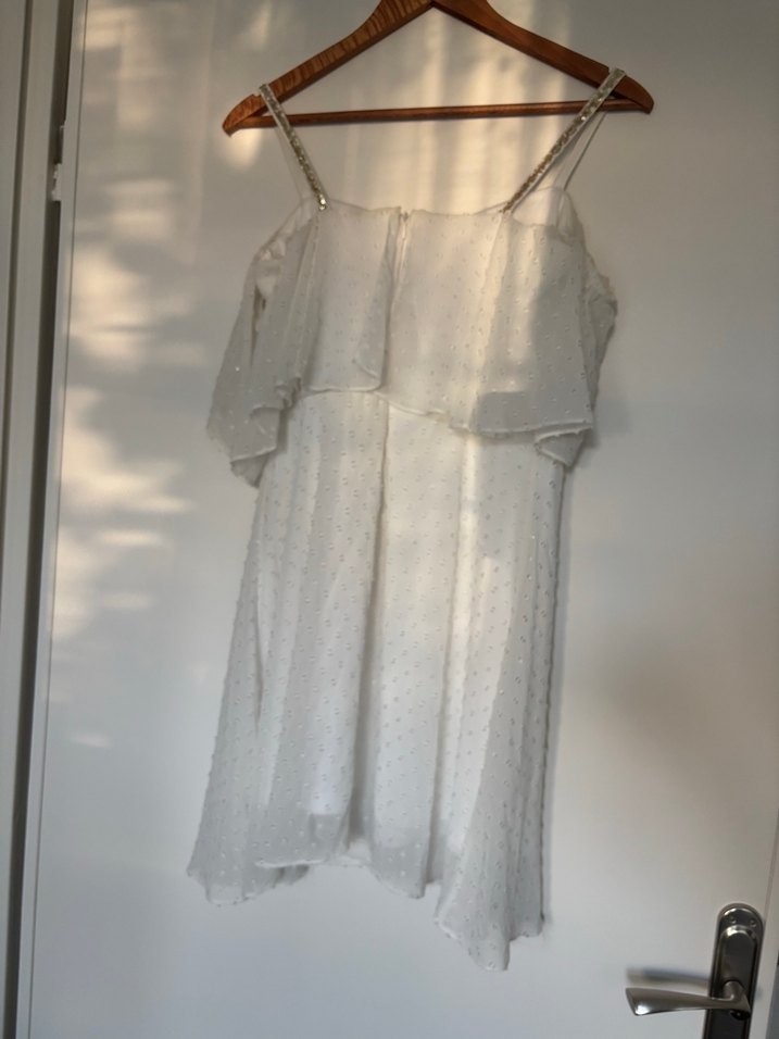 Düşük kollu Beyaz Mini Mezuniyet Elbisesi - Görsel 3