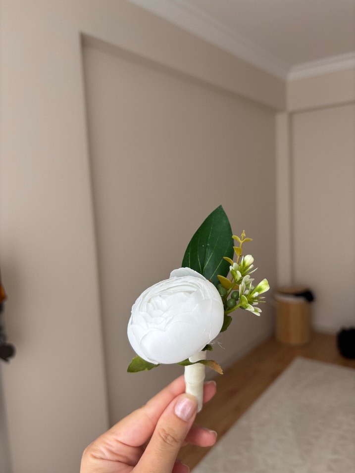 Damat yaka çiçegi beyaz sorunsuz - Görsel 3