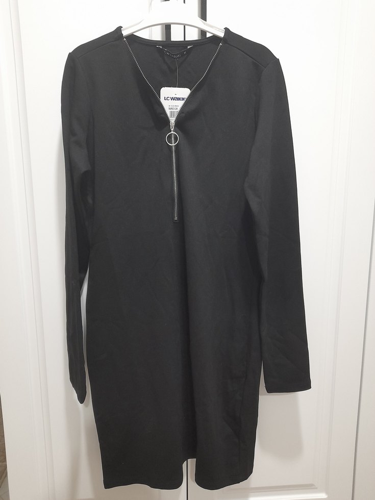 Zincir Detaylı Siyah Uzun Kollu Midi Elbise - Görsel 2