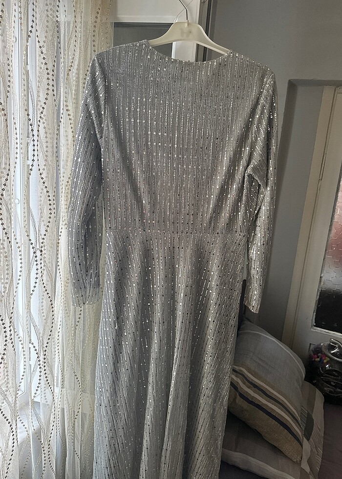 42 beden gri pullu abiye - Görsel 3