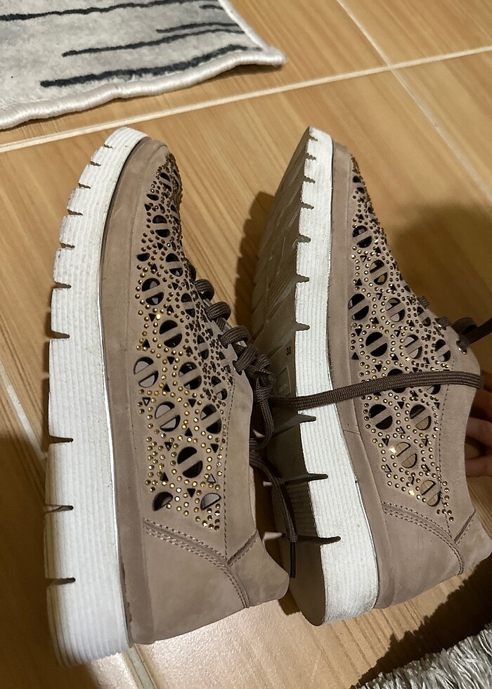 Pul işlemeli spor ayakkabı - Görsel 3