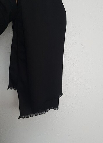 Freshscarfs siyah şal. 
