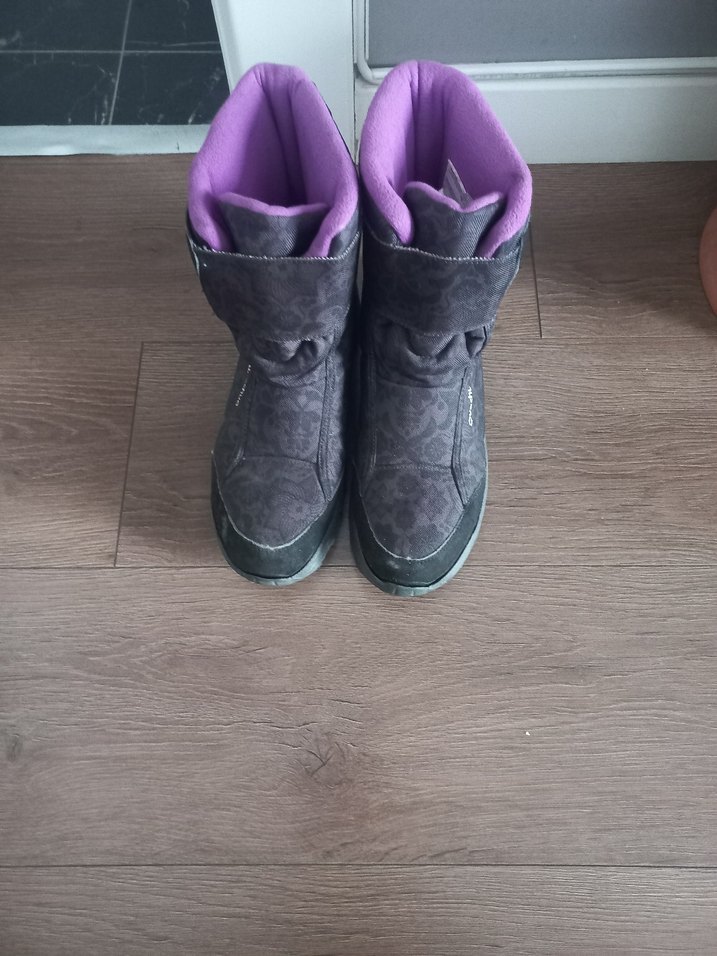 Kadin Mor ve Gri Cırt Cırtlı Bot - Görsel 2