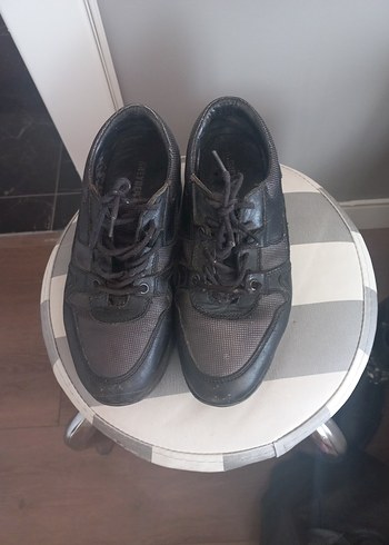 Diğer Sehir Stiline Uygun Siyah Deri Sneaker