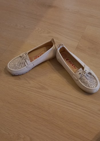 Kız Çocuk Beyaz Yılan Desenli Bağcıklı Loafer - Görsel 2