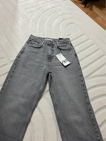 Zara straight leg hıgh waist Jean