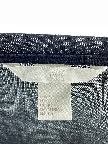 s Beden siyah Renk H&M T-shirt %70 İndirimli.