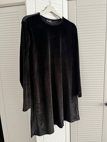 42 Beden Kadife siyah elbise