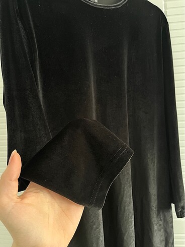 42 Beden siyah Renk Kadife siyah elbise