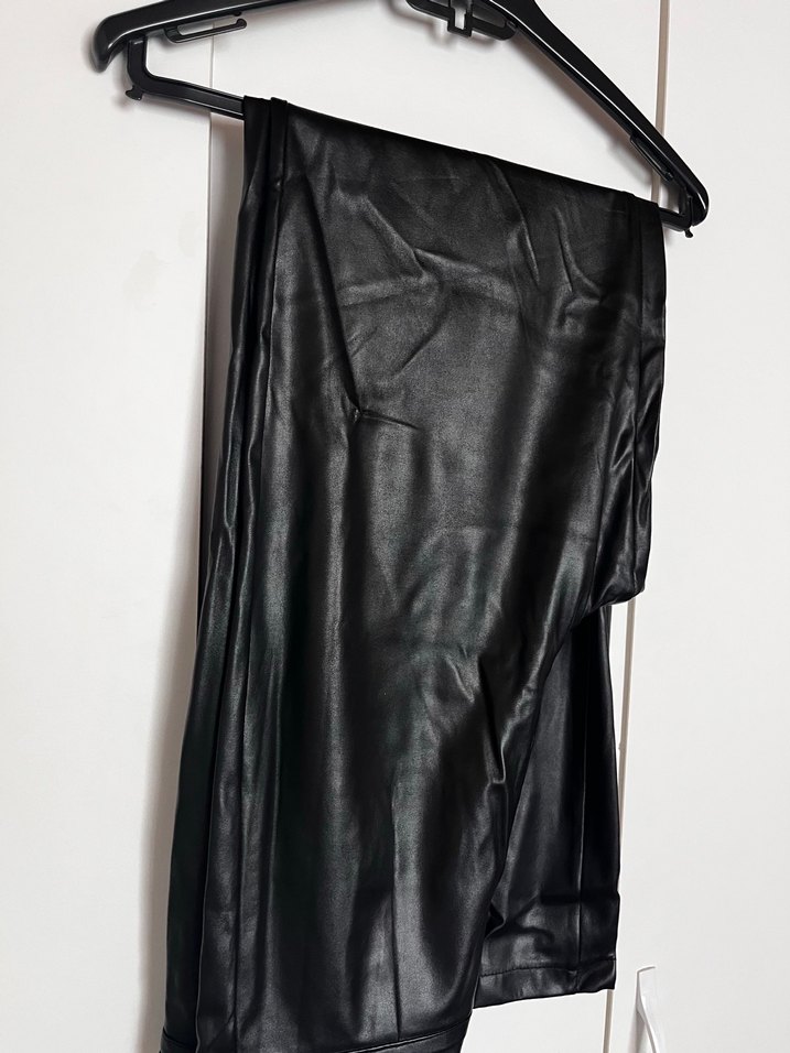 Düğmeli Siyah Deri Kadın Pantolon - Görsel 2