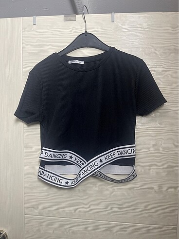 Siyah Crop
