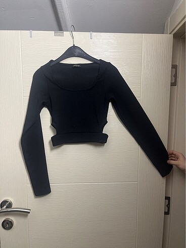 Siyah Uzun Kollu Crop