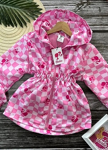 Diğer Barbie yağmurluk