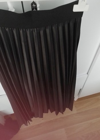 Kadın Siyah Pileli Uzun Goth Etek